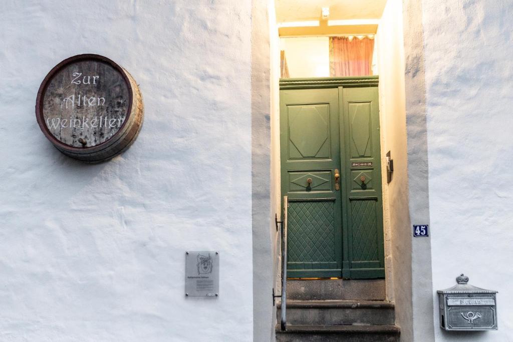 Zur Alten Weinkelter - Bezauberndes Fachwerkhaus Aus Der Spaetgotik Von 1451 - Top Lage Fuer Aktivitaeten - Fahrradkeller Ellenz-Poltersdorf Esterno foto