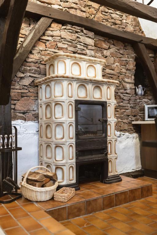 Zur Alten Weinkelter - Bezauberndes Fachwerkhaus Aus Der Spaetgotik Von 1451 - Top Lage Fuer Aktivitaeten - Fahrradkeller Ellenz-Poltersdorf Esterno foto